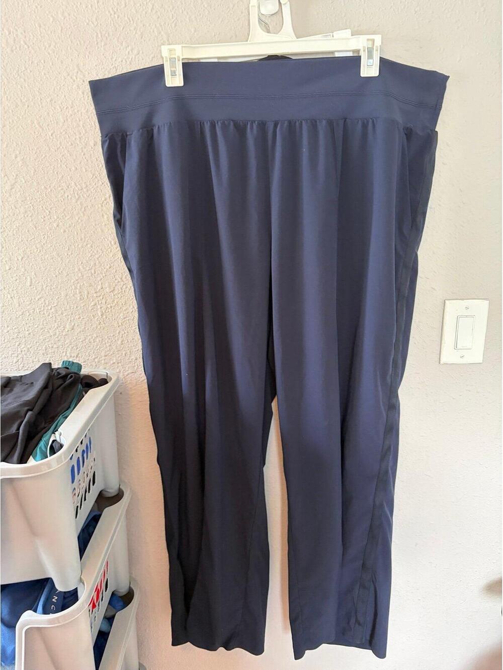 Athleta Navy Nolita Wide Leg Pant size 26